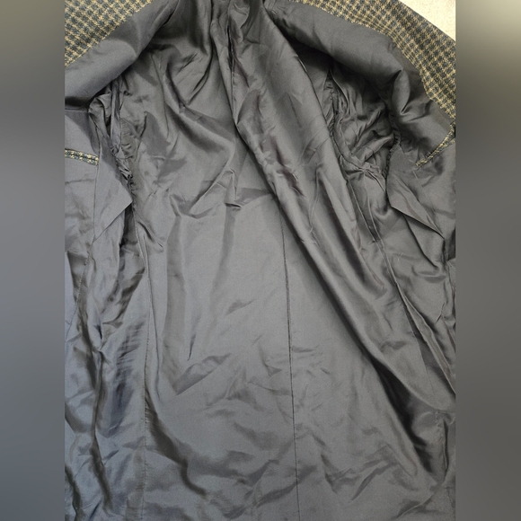 HARDY AMIES Wool and Cashmere Classic Checkered Blazer. Size 40R - Picture 8 of 16